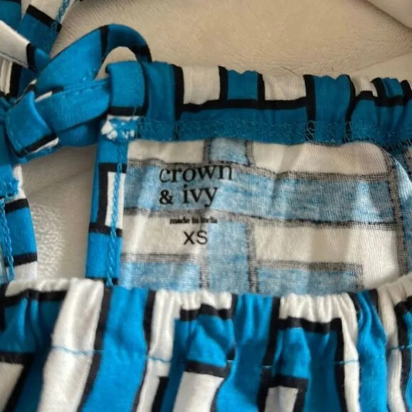 Crown and Ivy Blue Sleeveless Top Size XS - Picture 4 of 4